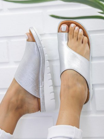 Sandalis casual de tacón bajo de cuero artificial